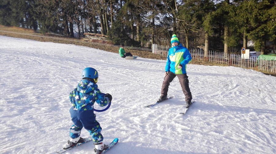 SKI A SNOWBOARDOVÁ ŠKOLA U LA NELLA BARTOŠOVICE V ORLICKÝCH HORÁCH
