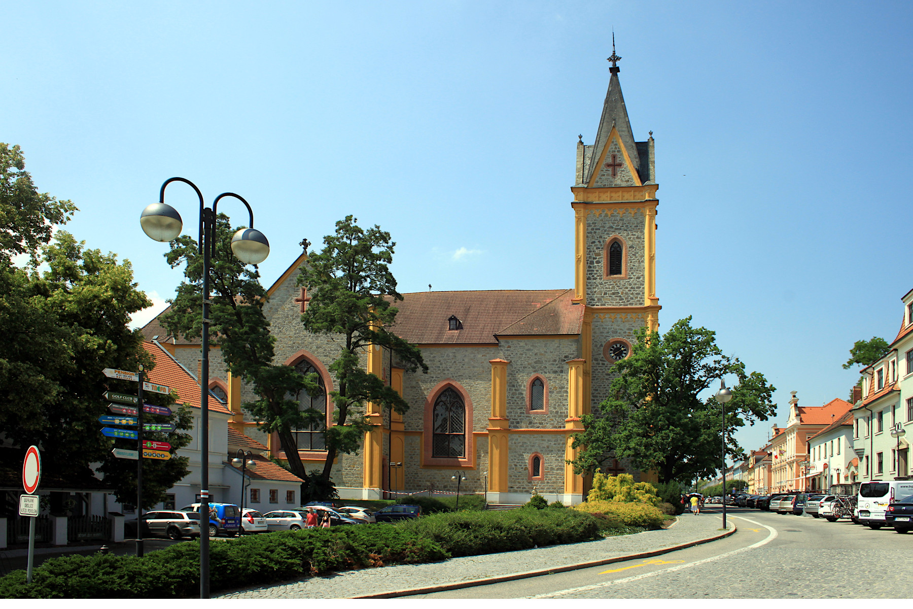 KOSTEL SV. JANA NEPOMUCKHO V HLUBOK NAD VLTAVOU