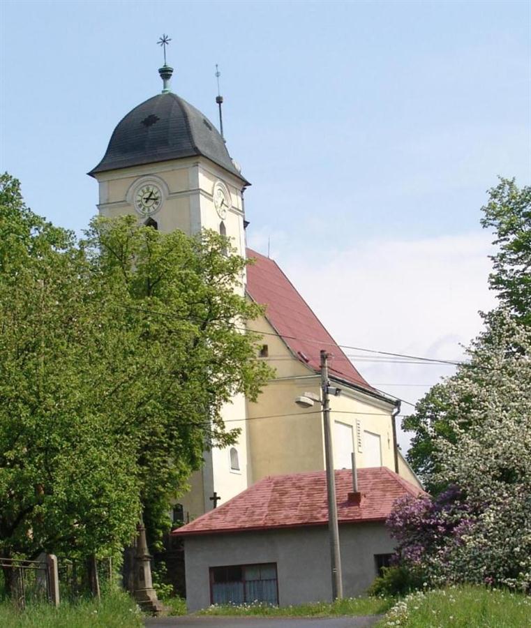 KOSTEL SV. PETRA A PAVLA V DĚRNÉM