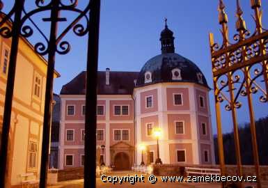 HRAD A ZÁMEK BEČOV NAD TEPLOU (NKP)
