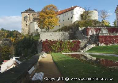 HRAD A ZÁMEK BEČOV NAD TEPLOU (NKP)