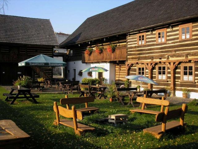 HOSTINEC NA RYCHTĚ V JESTŘEBÍ